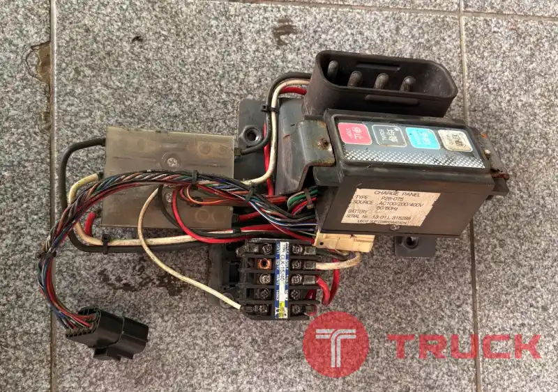 จำหน่ายอะไหล่รถยกไฟฟ้า&nbsp;&nbsp; ชุดเสียบชาร์จแบต NICHIYU FB25P-75