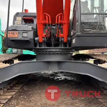 รถขุดฮิตาชิ HITACHI ZX200-3LC