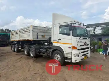 หัวลากพร้อมเซมิดั้ม