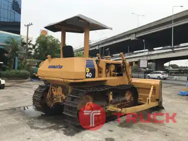 รถแทรคเตอร์ KOMATSU D40 ใช้งานมาน้อย สอบถามที่คุณครีม 0658844400