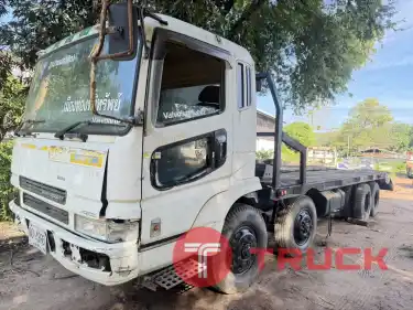 รถ 12 ล้อ ท้ายลาด