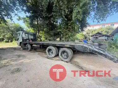 รถ 12 ล้อ ท้ายลาด