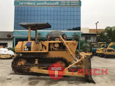 รถแทรคเตอร์ KOMATSU D40 ใช้งานมาน้อย สอบถามที่คุณครีม 0658844400