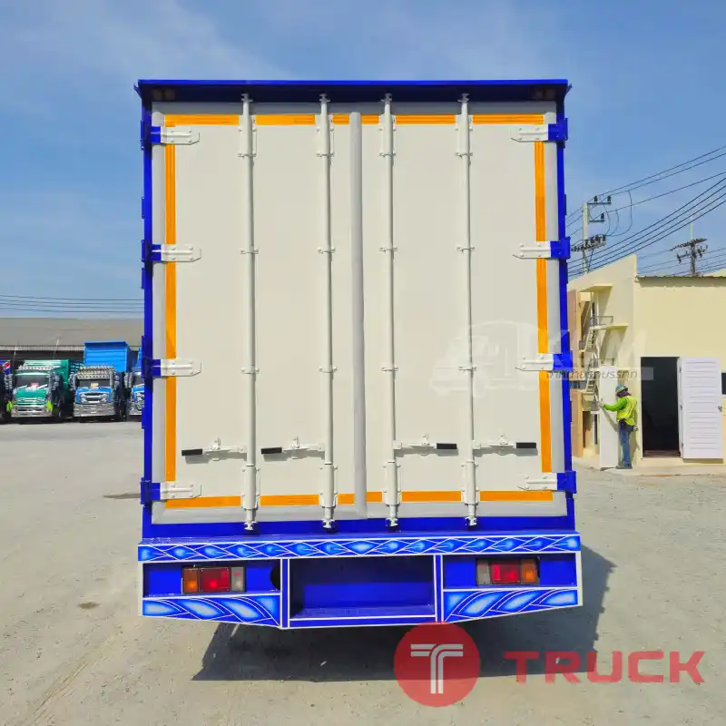 หกล้อตู้สิบบาน ISUZU NPR 150 แรง ปี 2565 5464 หกล้อตู้สิบบาน ISUZU NPR 150 แรง ปี 2565 5464