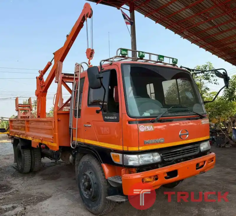 6 ล้อ ติดเครน 3 ตัน ยกเสาไฟ