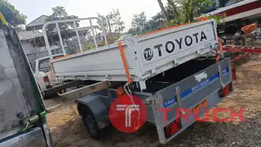 ลูกกระบะบรรทุก 4 ล้อ TOYOTA DYNA DUTRO หรือ HINO300 XZU หรือ ISUZU ELF กระบะคาร์โก้แท้ พื้นเรียบ เปิดได้ 3 ด้าน ขนาดมาตรฐาน กว้าง1.7ม. ยาว 3.2ม. เหล็กหนาพับรอน พับแข็ง อย่างดีของแท้