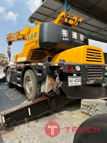 รถเครน 4 ล้อ 25 ตัน KATO KR-25H-V3