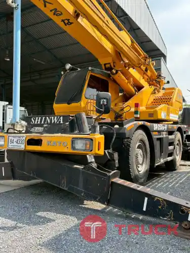 รถเครน 4 ล้อ 25 ตัน KATO KR-25H-V3