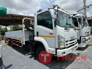 6 ล้อติดเฮี๊ยบกระบะยาว 6 เมตร