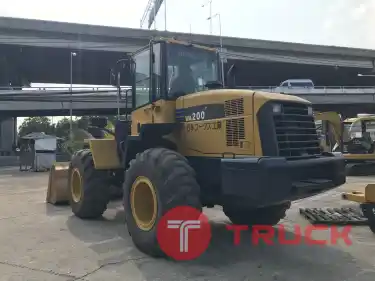 รถตัก KOMATSU WA200-6 พร้อมใช้งาน สอบถามที่คุณครีม 0658844400