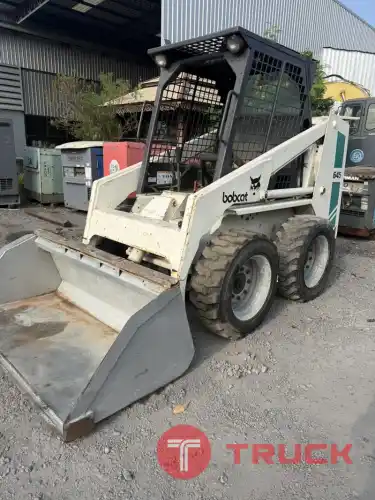 Bobcat 645 Skid Steer Loader รถตักล้อยาง เล็ก 2.2ตัน by by OEK 098-5625920
