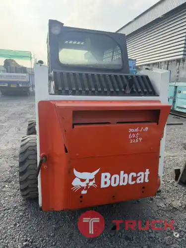 Bobcat 645 Skid Steer Loader รถตักล้อยาง เล็ก 2.2ตัน by by OEK 098-5625920