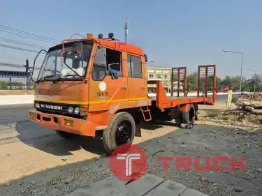 รถพร้อมทำเงินครับ Mitsubishi Fuso 160 แบบ 6 ล้อ 4 ประตู เก็บงานแล้วพร้อมลุย เครื่องแห้ง ช่วงล่างแน่น ขนทีมงานสะดวก พร้อมโอน เอาไปวิ่งงานต่อได้ทันที