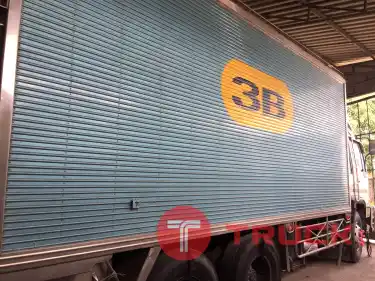 รถ10ล้อตู้เย็น