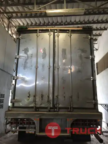 รถ10ล้อตู้เย็น