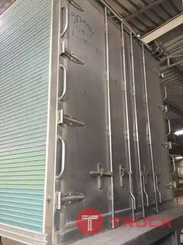 รถ10ล้อตู้เย็น