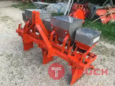 ขายเครื่องหยอดข้าวโพดมือสองใส่รถไถ30-50แรงสมัยการช่างถังเลสจานนอนรู4หุนคานคู่สภาพสวยพร้อมใช้งานราคา28,500บาทโทร088-9049322