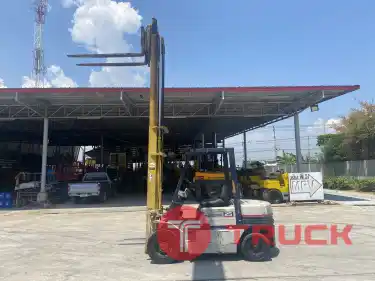 รถฟอร์คลิฟท์ KOMATSU รุ่น FD25-11 ยก 2.5 ตัน งาหมุน รถเก่านอก ยกสูง 4 เมตร ติดต่อ Line jiraroj2909