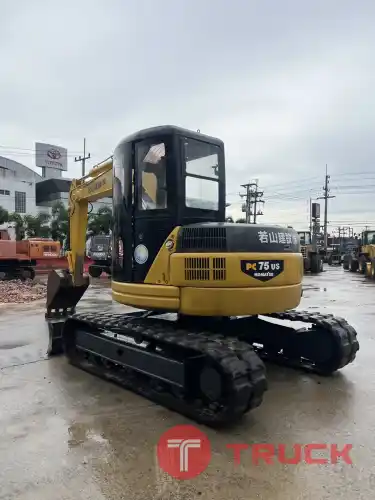 KOMATSU PC75US-2 นำเข้าจากญี่ปุ่น สภาพพร้อมใช้งาน สนใจโทร. 089-0050007 คุณชญานิน หรือ Add LINE ID @sangenjp www.sangenjp.com www.nmc99.com