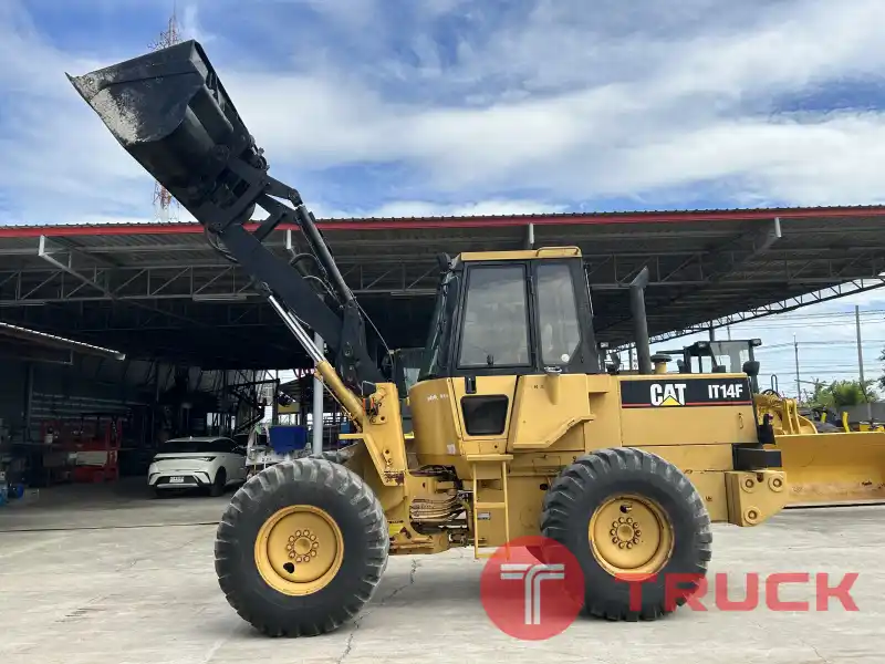รถตักล้อยาง CATERPILLAR รุ่น IT14F บุ้งกี๋ 1.4 คิว ยกสูง 3.6 ม. รถเก่านอกนำเข้า ติดต่อ Line jiraroj2909