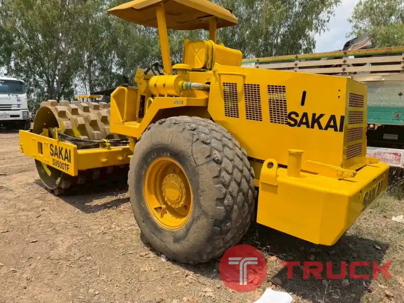 รถบด10ตัน2เพลา หนามหุ้มเรียบ SAKAI SV500TF