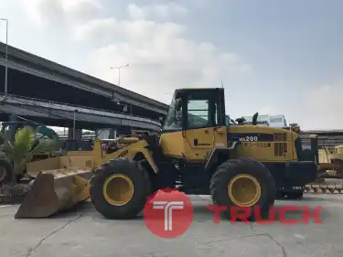 รถตัก KOMATSU WA200-6 พร้อมใช้งาน สอบถามที่คุณครีม 0658844400