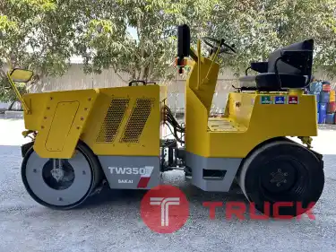 รถบดล้อหน้าเหล็กล้อหลังยาง SAKAI รุ่น TW350 ขนาด 2.5 ตัน รถเก่านอกนำเข้า ติดต่อ Line jiraroj2909