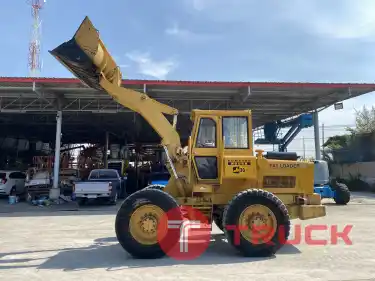 รถตักล้อยาง KOMATSU รุ่น JH30B บุ้งกี๋ 1 คิว รถเก่านอกนำเข้า ติดต่อ Line jiraroj2909