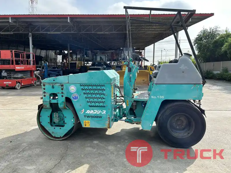 รถบดล้อหน้าเหล็กล้อหลังยาง SAKAI รุ่น TW500W-1 รถเก่านอก Line jiraroj2909