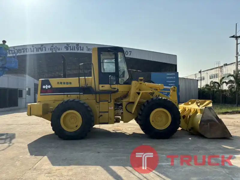 KOMATSU WA300-1 นำเข้าจากญี่ปุ่น สภาพพร้อมใช้งาน สนใจโทร. 089-0050007 คุณชญานิน หรือ Add LINE ID @sangenjp www.sangenjp.com www.nmc99.com