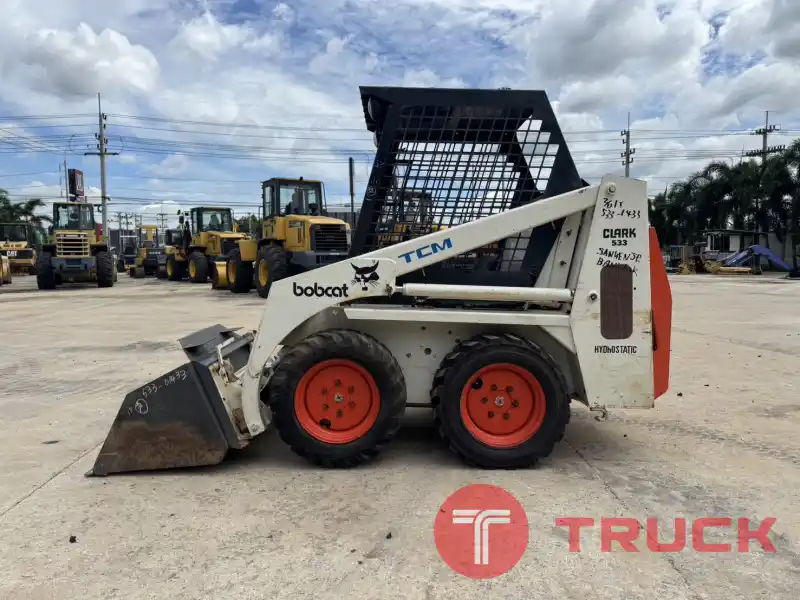 BOBCAT 533 นำเข้าจากญี่ปุ่น สภาพพร้อมใช้งาน สนใจโทร. 089-0050007 คุณชญานิน หรือ Add LINE ID @sangenjp www.sangenjp.com www.nmc99.com