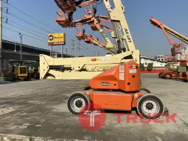 ขายรถกระเช้า JLG บูมข้อศอก E450AJ สูง 13.72 เมตร มือสอง