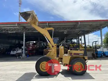 รถตักล้อยาง MITSUBISHI รุ่น WS300A บุ้งกี๋ 0.5 คิว ยกสูง 3 เมตร รถเก่านอกนำเข้า ติดต่อ Line jiraroj2909