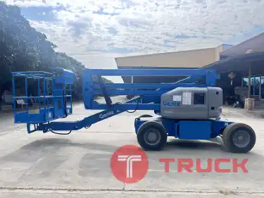 ขายรถกระเช้าไฟฟ้าบูมลิฟท์ GENIE รุ่น Z45-25 ความสูง 13.8 เมตร รถเก่านอก ติดต่อ Line jiraroj2909