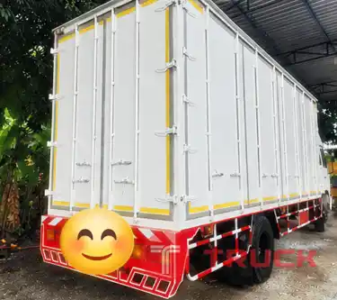 NISSAN UD PKB 216แรงม้า รถบรรทุก 6ล้อ ตู้แห้ง 10 บาน ปี2004 เลขไมล์ 519,000 กม.