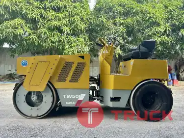 รถบดล้อหน้าเหล็กล้อหลังยาง 4 เส้น SAKAI รุ่น TW500 ติดต่อ Line jiraroj2909