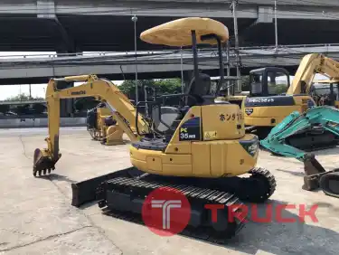 รถขุด KOMATSU PC35MR-1 ใช้งานมาน้อย สอบถามที่คุณครีม 0658844400