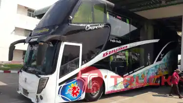 ขายรถบัสแปดล้อสองชั้น