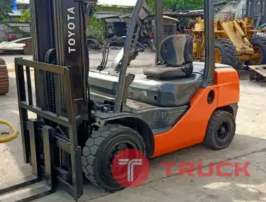TOYOTA 62-8FD30 นำเข้าญี่ปัุน น้ำหนักยก 3 ตัน เสายกสูง 6 เมตร