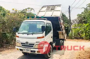 รถดั้มพ์ 6 ล้อ HINO 300