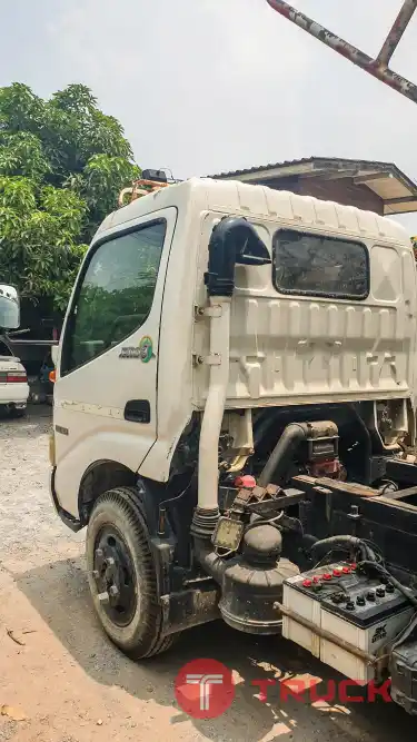 รถดั้มพ์ 6 ล้อ HINO 300