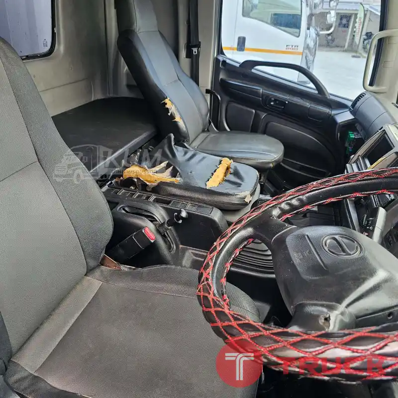 สิบล้อตู้สิบบาน HINO FL8J 260 แรง ปี 2560 0511 สิบล้อตู้สิบบาน HINO FL8J 260 แรง ปี 2560 0511