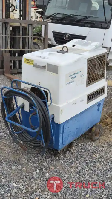 ปั๊มอัดฉีด WATER JET แรงกว่าปั๊มพ่นยา ปริมาณน้ำเยอะกว่า เหมาะกับงานล้าง ทำความสะอาด คราบหนักๆ ที่ต้องการปริมาณน้ำในการชะล้าง แรงดันสูง เครื่องยนต์ ROBIN 8.5แรงม้า ปั๊มรุ่นใหม่ แรงจัด มีถังน้ำในตัว