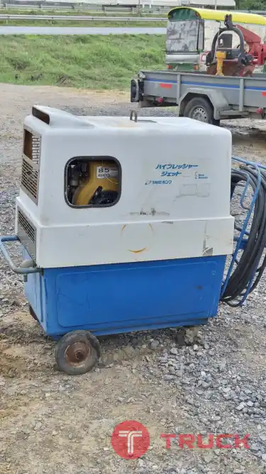 ปั๊มอัดฉีด WATER JET แรงกว่าปั๊มพ่นยา ปริมาณน้ำเยอะกว่า เหมาะกับงานล้าง ทำความสะอาด คราบหนักๆ ที่ต้องการปริมาณน้ำในการชะล้าง แรงดันสูง เครื่องยนต์ ROBIN 8.5แรงม้า ปั๊มรุ่นใหม่ แรงจัด มีถังน้ำในตัว ปั๊มอัดฉีด WATER JET แรงกว่าปั๊มพ่นยา ปริมาณน้ำเยอะกว่า เหมาะกับงานล้าง ทำความสะอาด คราบหนักๆ ที่ต้องการปริมาณน้ำในการชะล้าง แรงดันสูง เครื่องยนต์ ROBIN 8.5แรงม้า ปั๊มรุ่นใหม่ แรงจัด มีถังน้ำในตัว