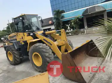 รถตัก KOMATSU WA200-6 พร้อมใช้งาน สอบถามที่คุณครีม 0658844400
