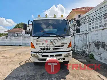 รถโม่ปูน 6 ล้อ HINO EURO 3 ขนาดโม่ 3 คิว 210 แรงม้า พร้อมใช้งาน