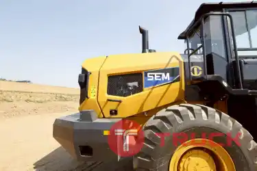 รถตักล้อยาง SEM 656F ผลิตโดยแคทเทอร์พิลลาร์