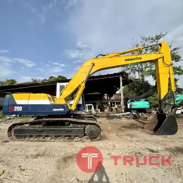 รถขุด KOMATSU PC200-5
