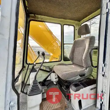 รถขุด KOMATSU PC200-5