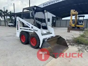 รถตัก BOBCAT 523 พร้อมใช้งาน สอบถามที่คุณครีม 0658844400